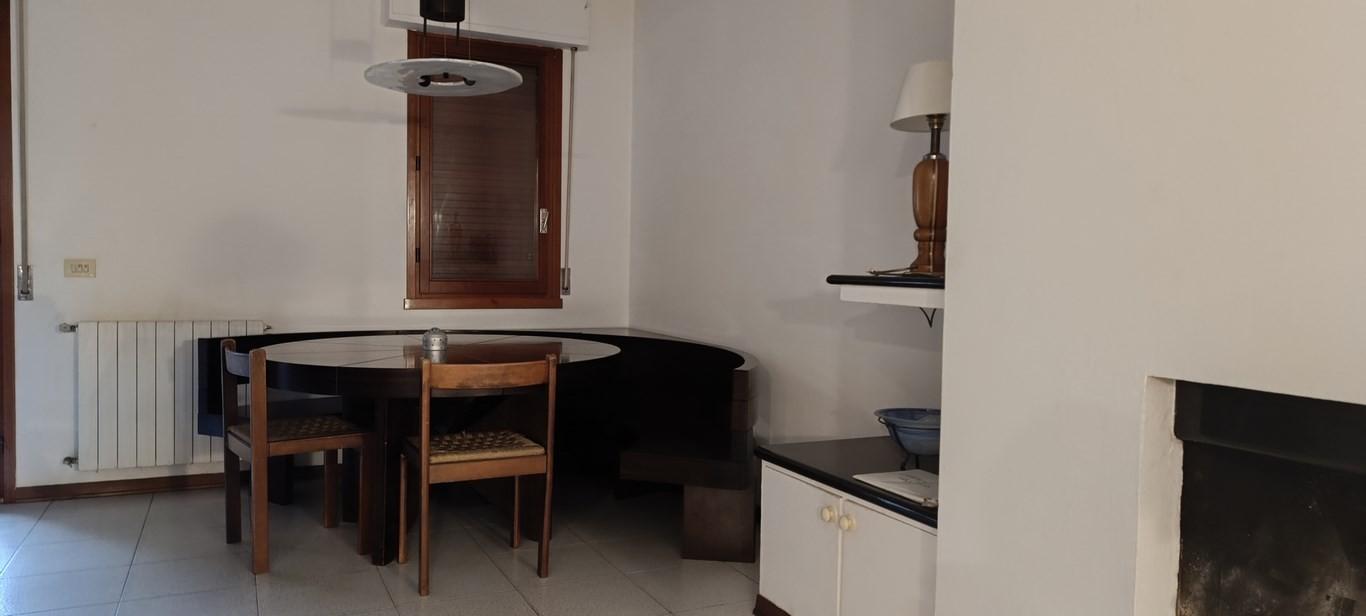 Villa con giardino, Ortonovo dogana