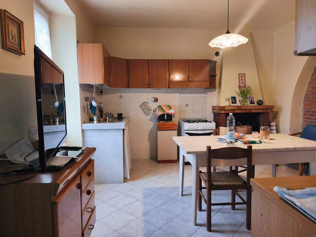 Casa indipendente con giardino, Castelnuovo Magra molicciara