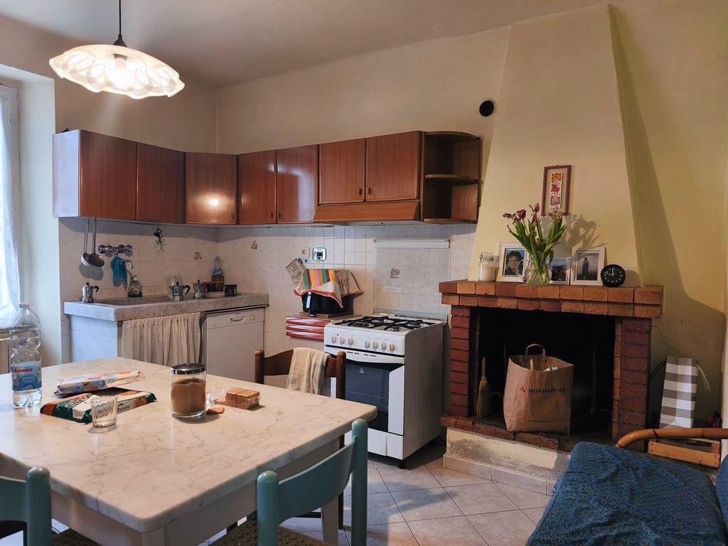 Casa indipendente con giardino, Castelnuovo Magra molicciara