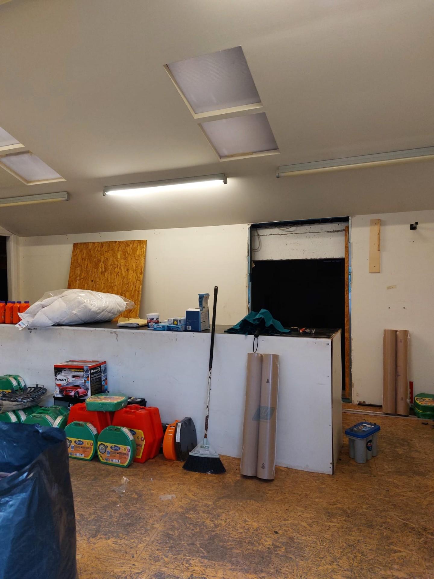 Locale commerciale in vendita, Carrara avenza