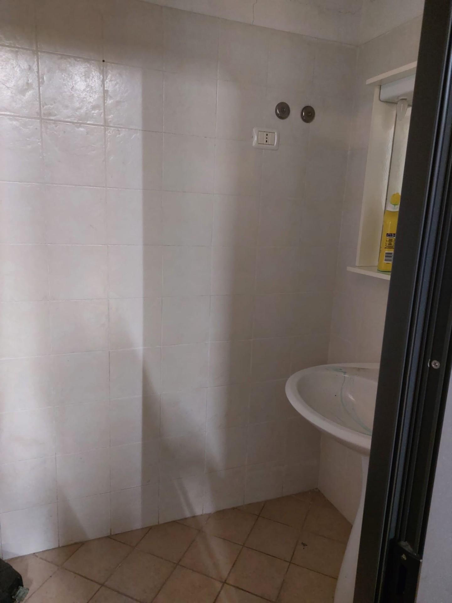 Locale commerciale in vendita, Carrara avenza