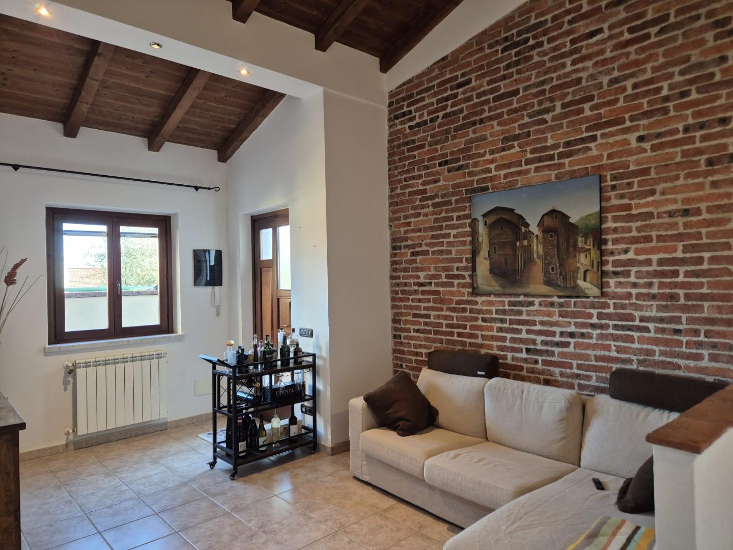 Casa indipendente con giardino, Castelnuovo Magra molicciara