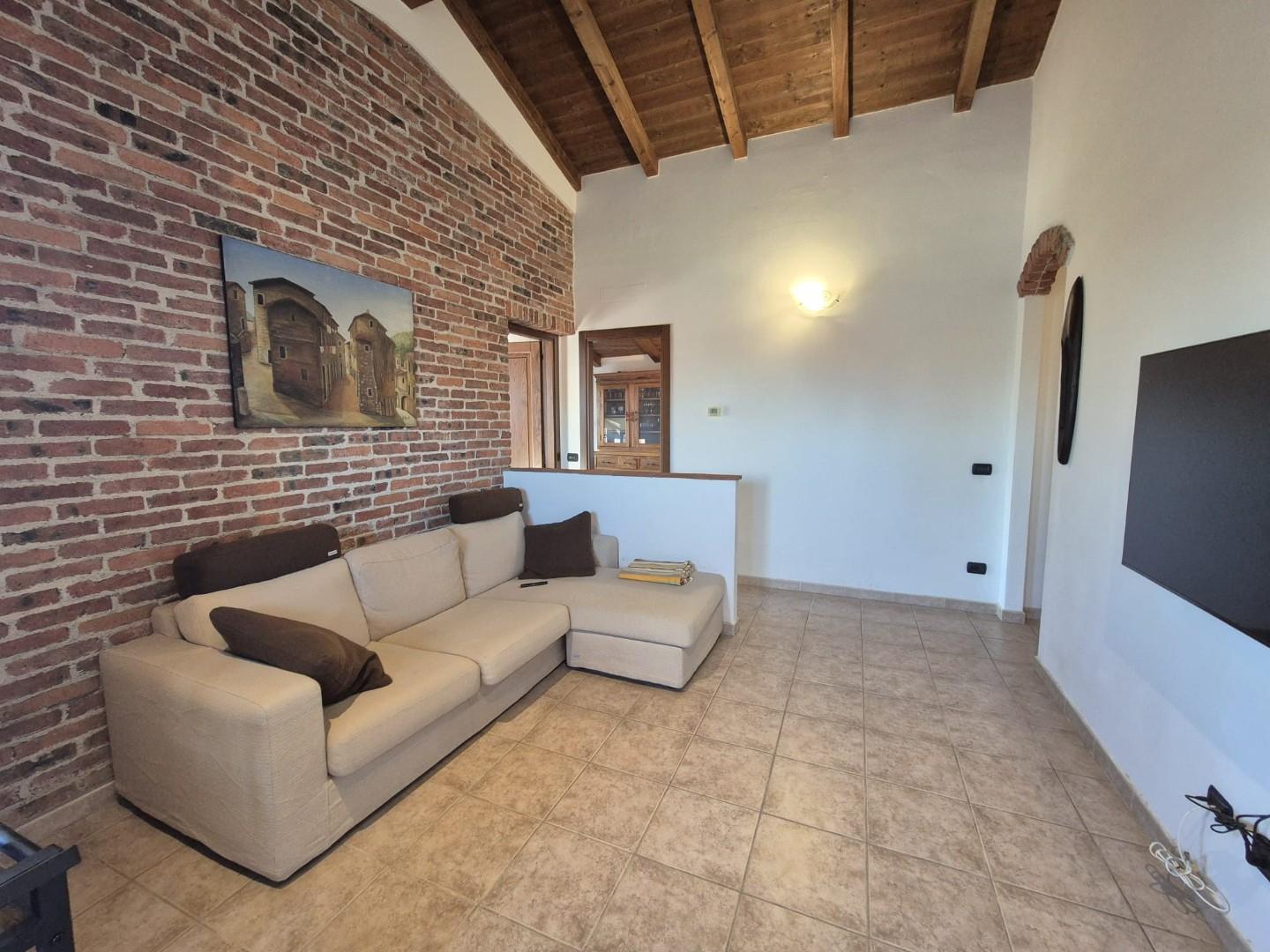 Casa indipendente con giardino, Castelnuovo Magra molicciara