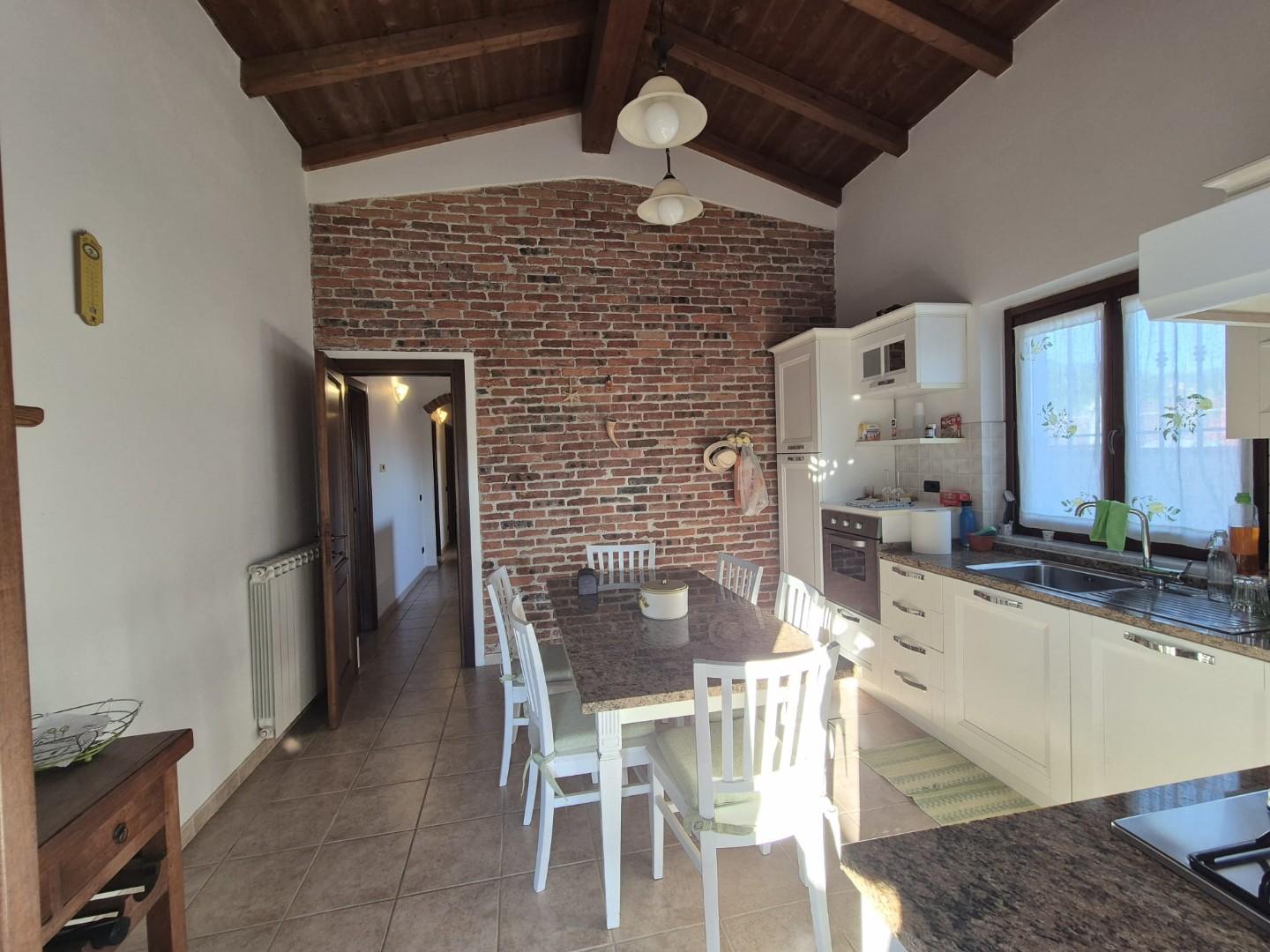 Casa indipendente con giardino, Castelnuovo Magra molicciara