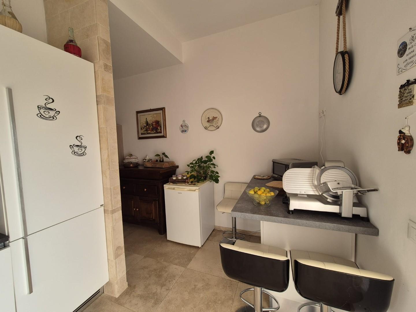 Appartamento con terrazzi, Carrara avenza