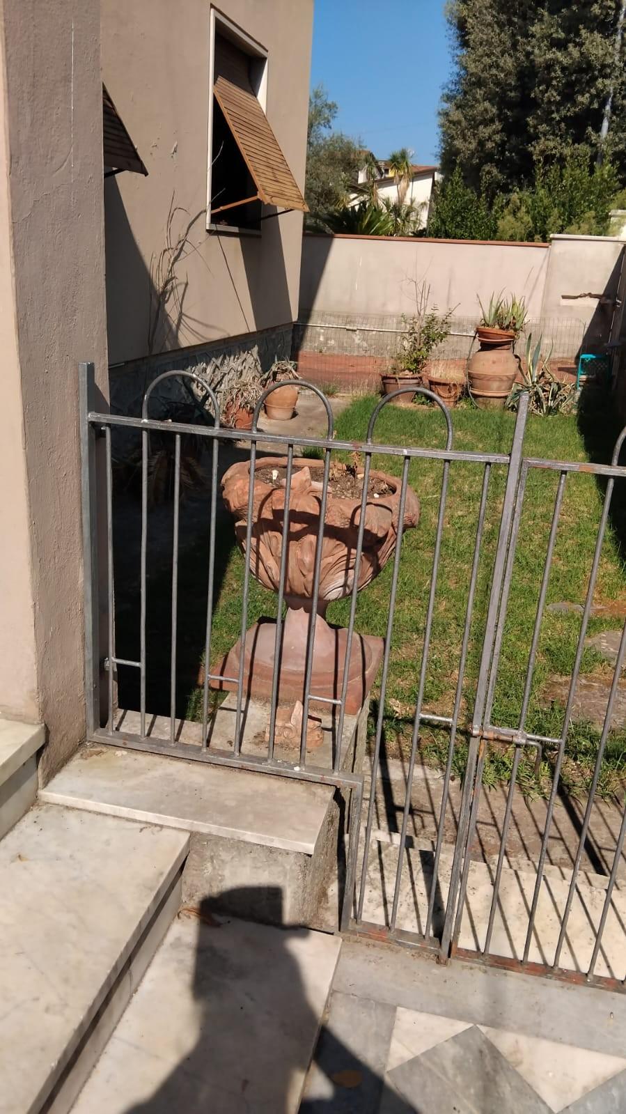 Casa indipendente con giardino, Carrara avenza