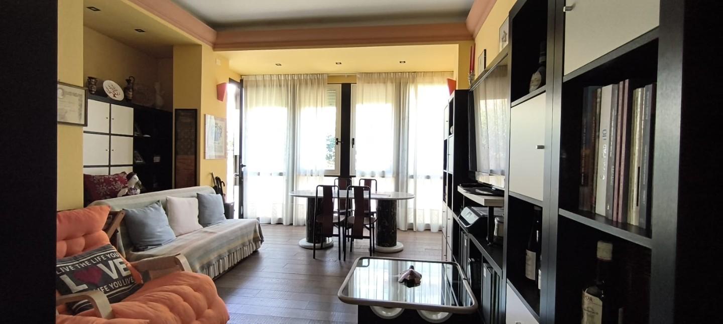 Casa indipendente con giardino, Carrara marina di