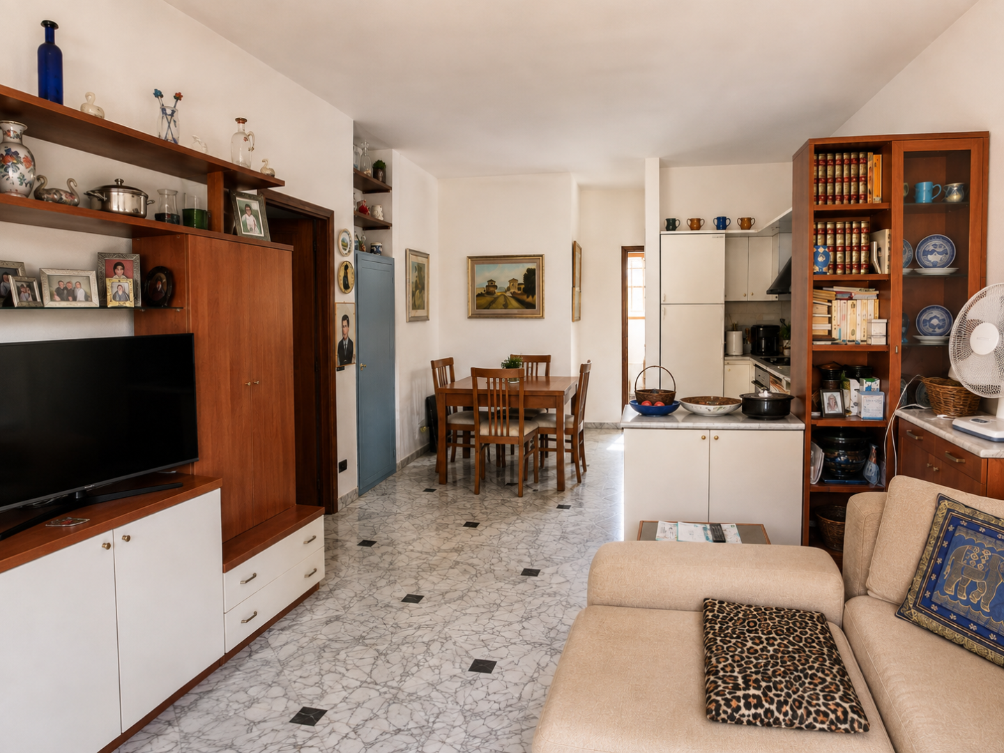 Casa indipendente con giardino, Carrara marina di