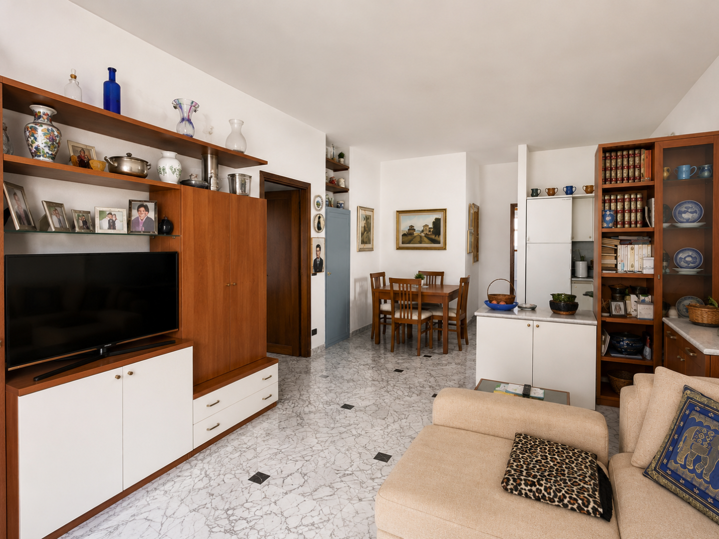 Casa indipendente con giardino, Carrara marina di