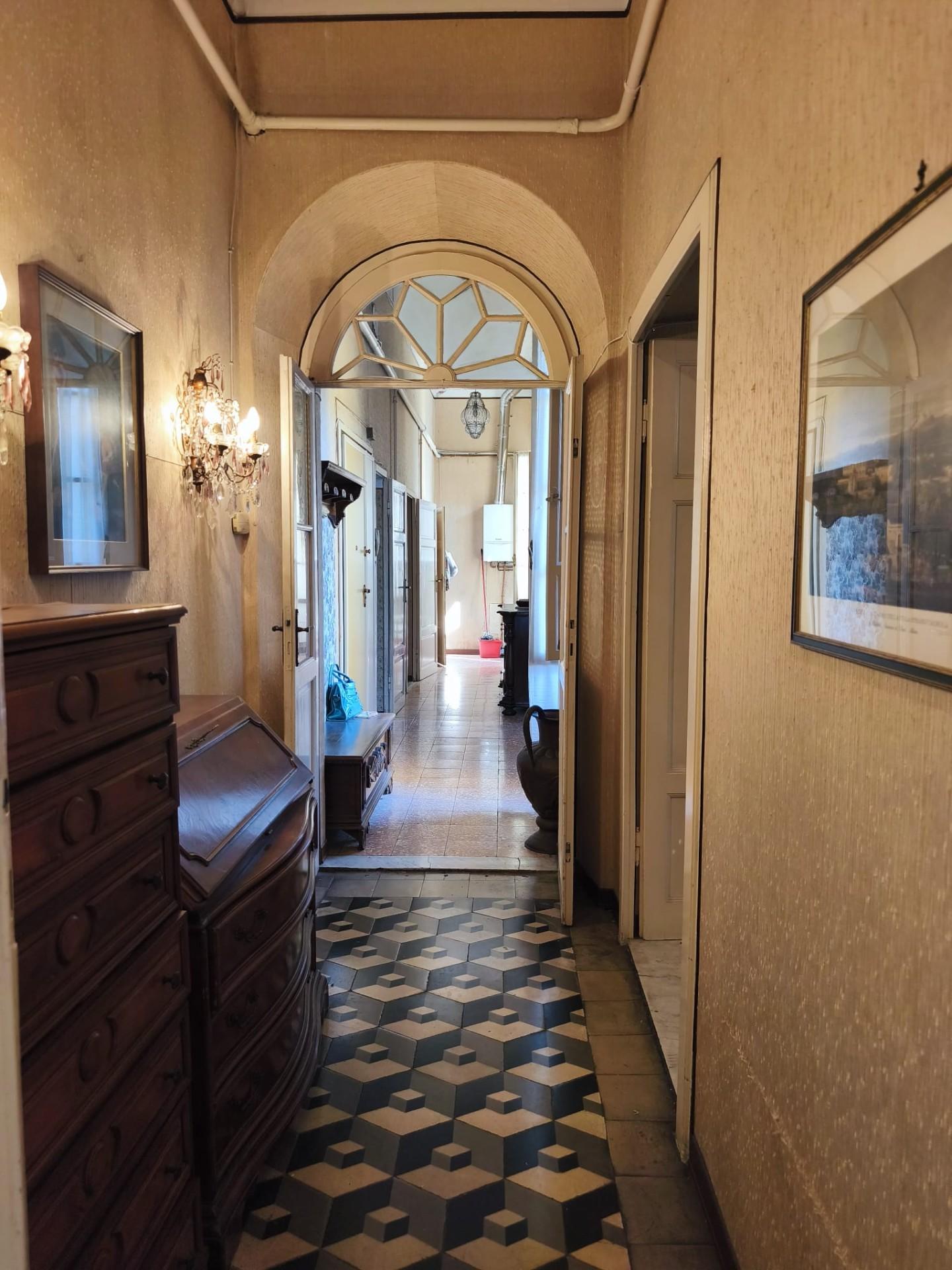 Appartamento da ristrutturare, Carrara centro
