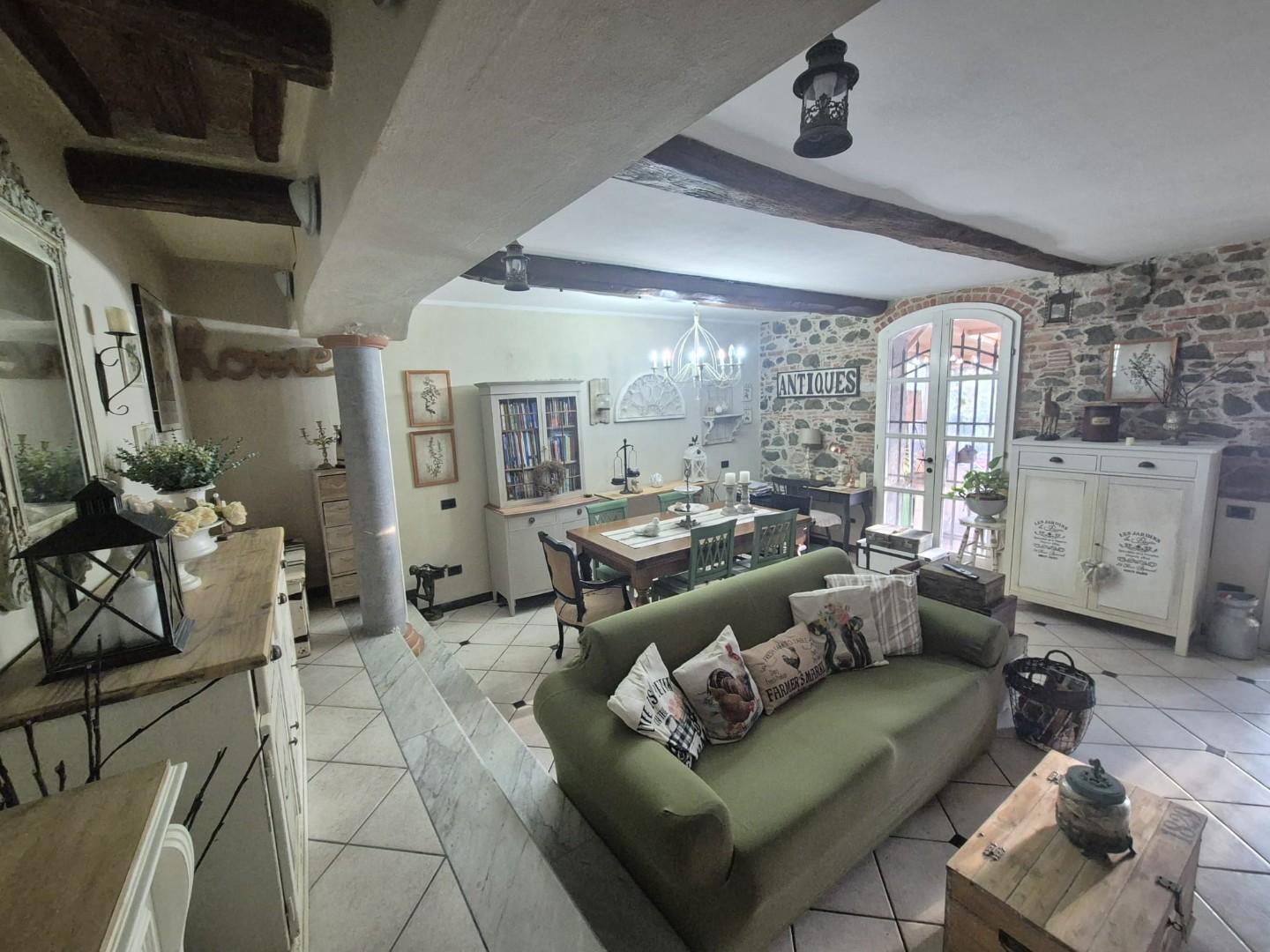 Casa indipendente con giardino, Carrara fossola