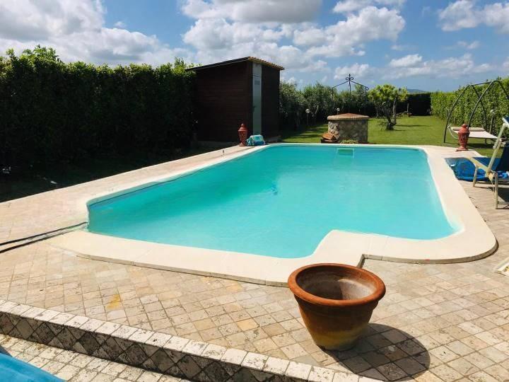 Villa con giardino a Cascina