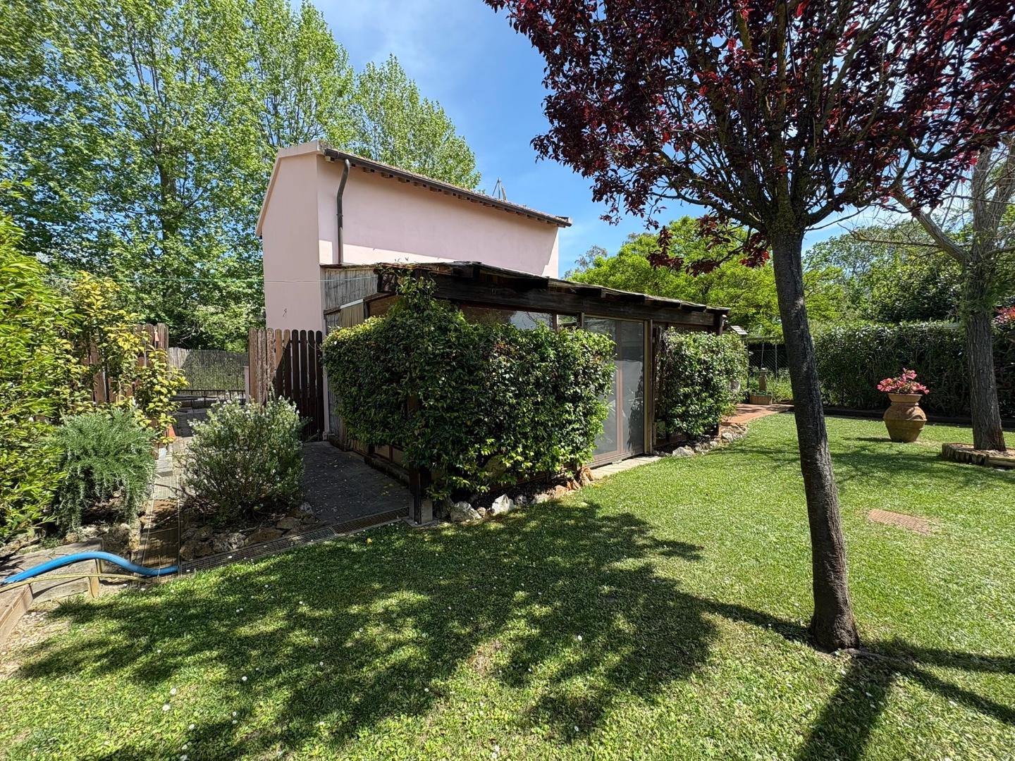 Rustico con giardino, Pisa marina di