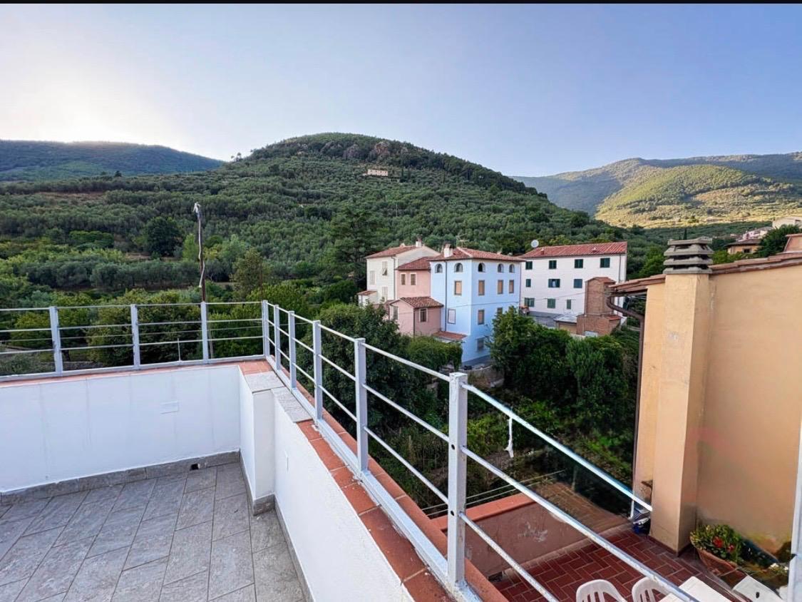 Casa indipendente con terrazzo, Calci castelmaggiore