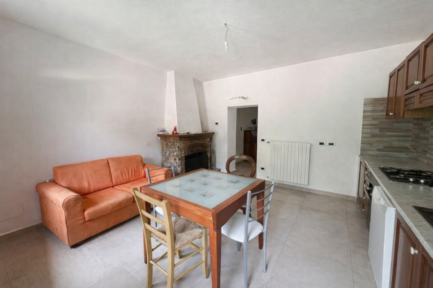 Casa indipendente con terrazzo, Calci castelmaggiore