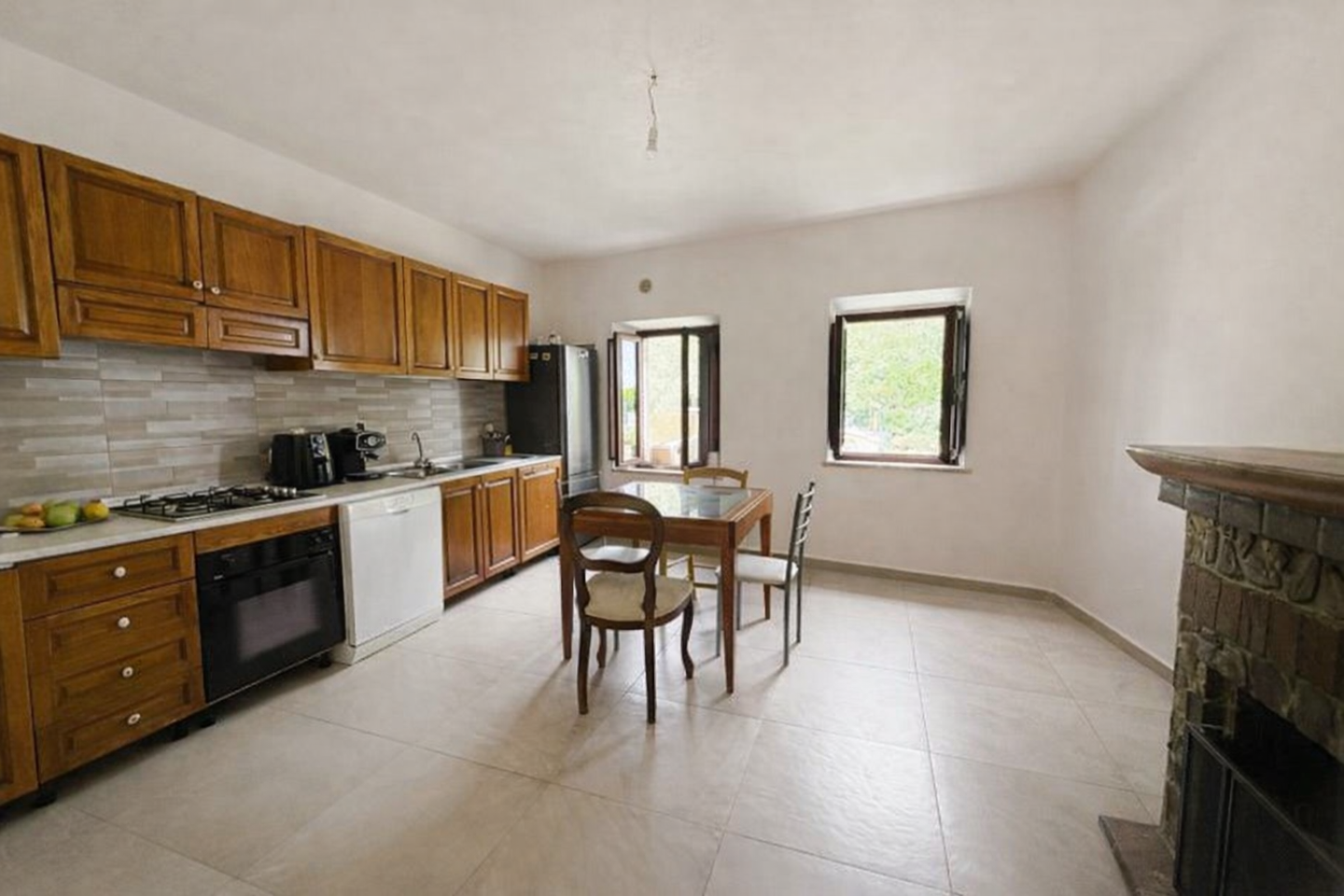 Casa indipendente con terrazzo, Calci castelmaggiore
