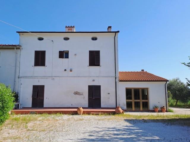 Casa indipendente con giardino a Cascina