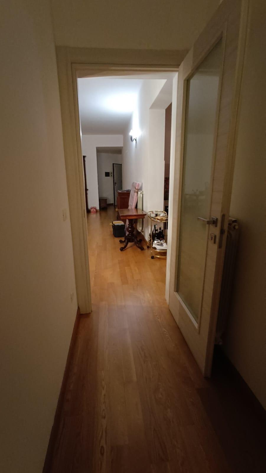 Trilocale arredato in affitto, Pisa corso italia