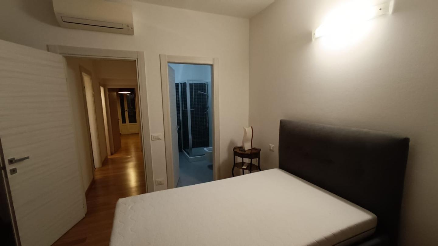 Trilocale arredato in affitto, Pisa corso italia