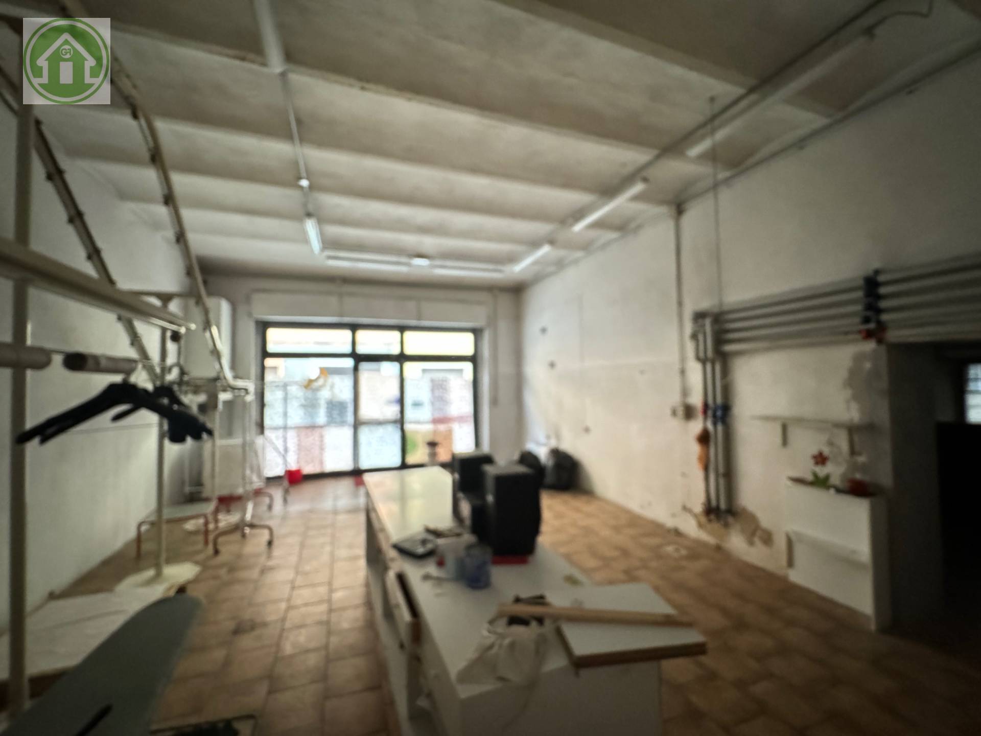 Locale commerciale in vendita a Pavullo nel Frignano, Centro storico