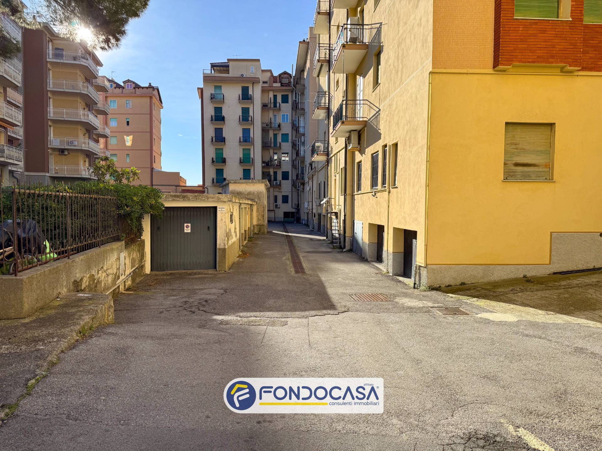 Box o garage in vendita a Andora, Marina di Andora