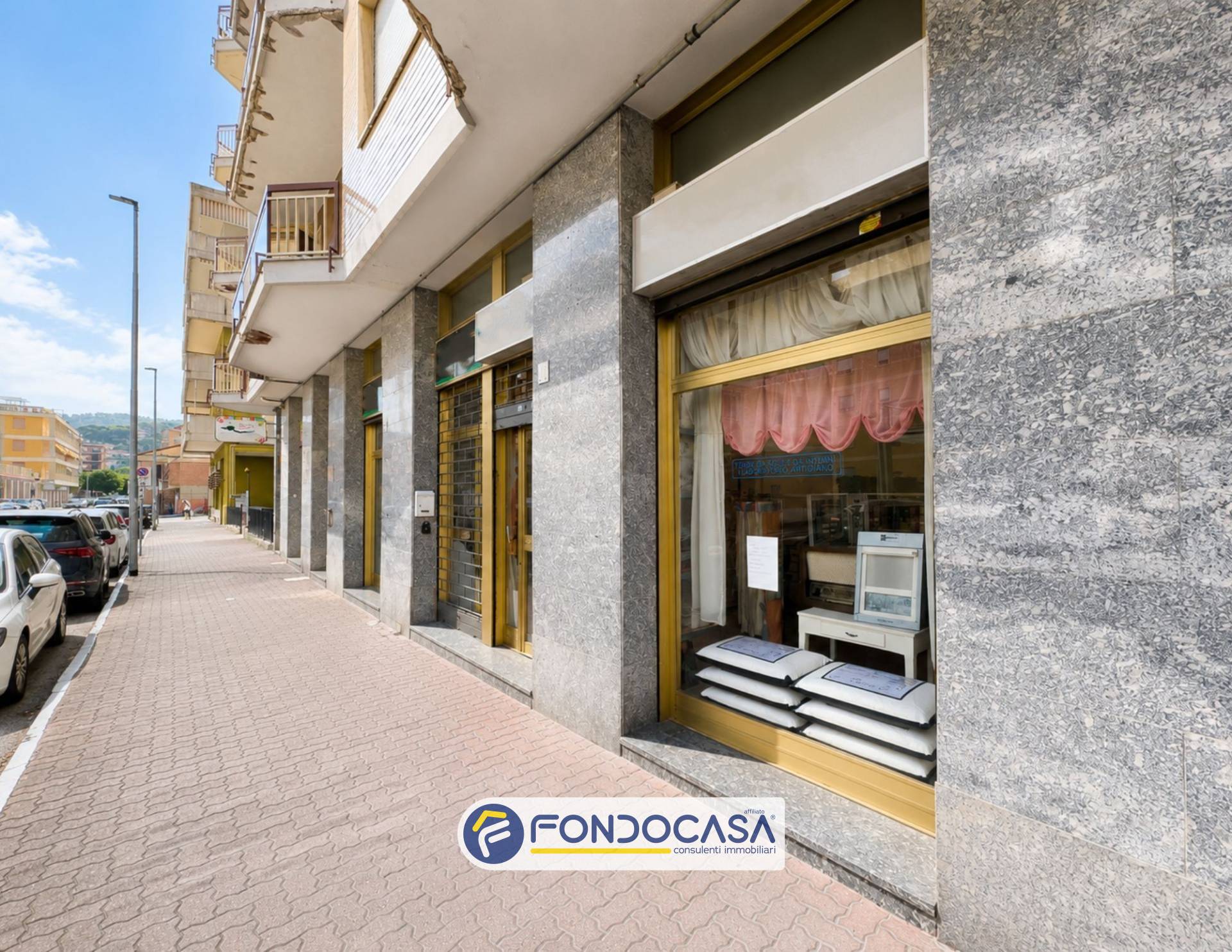 Locale commerciale in vendita a Andora, Marina di Andora