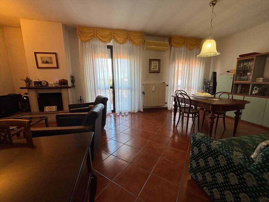 Trilocale con box in via verdi 46, Chieti