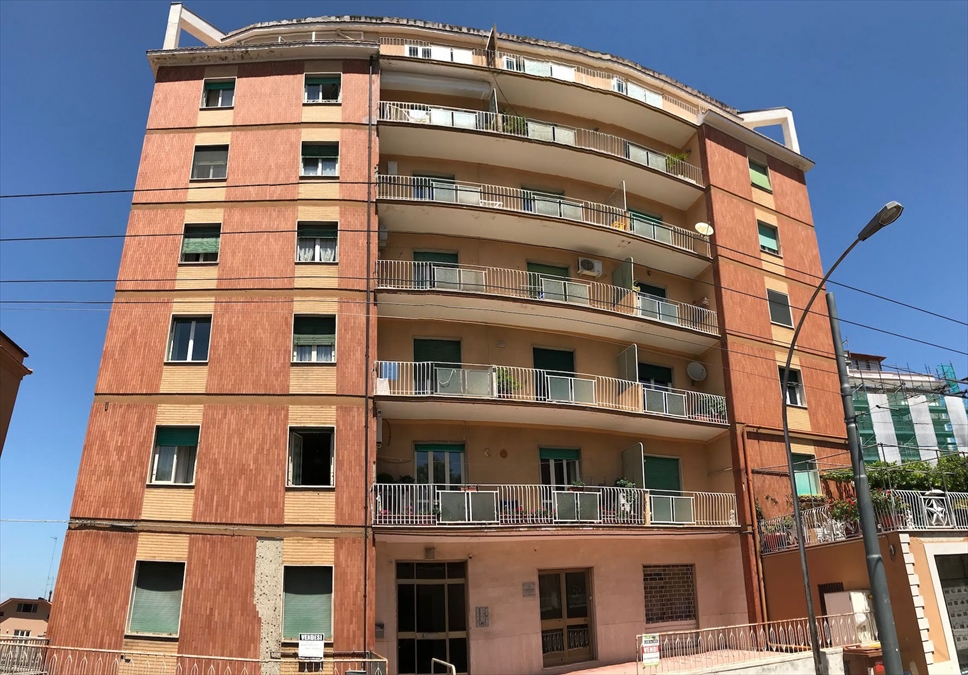 Quadrilocale con box in via silvino olivieri, Chieti