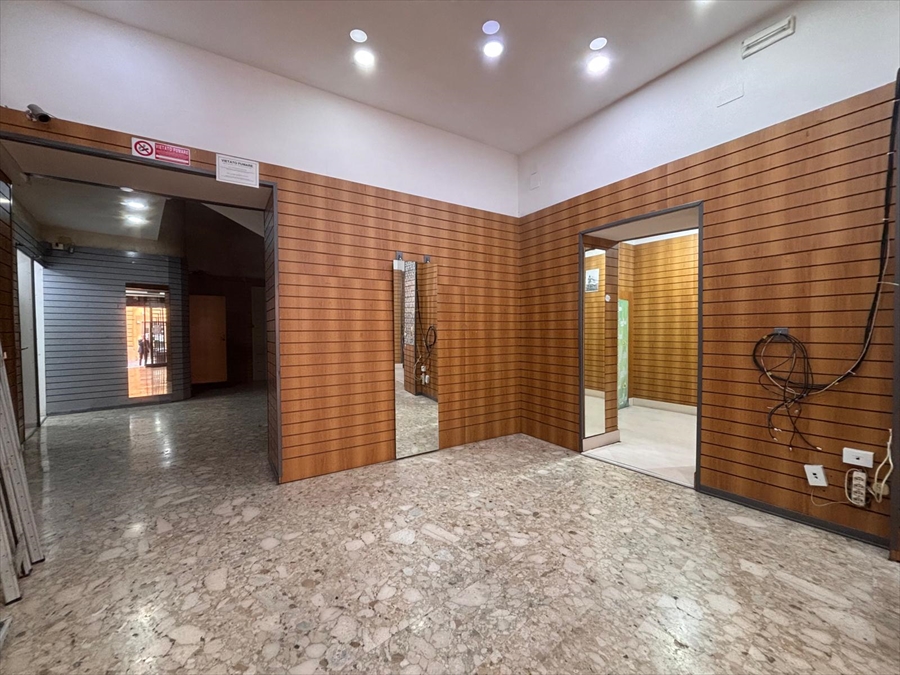 Locale commerciale in vendita in corso marrucino 138, Chieti