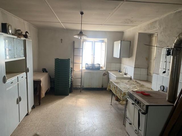 Casa indipendente da ristrutturare, Lucca piazza di brancoli