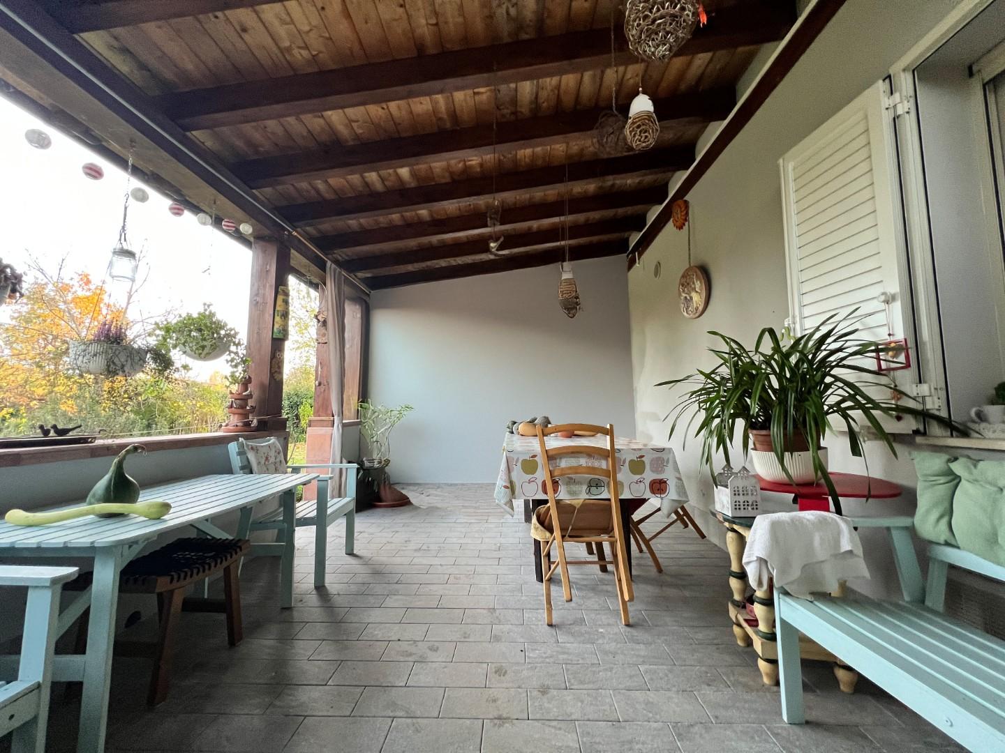 Villa Bifamiliare con giardino a Capannori