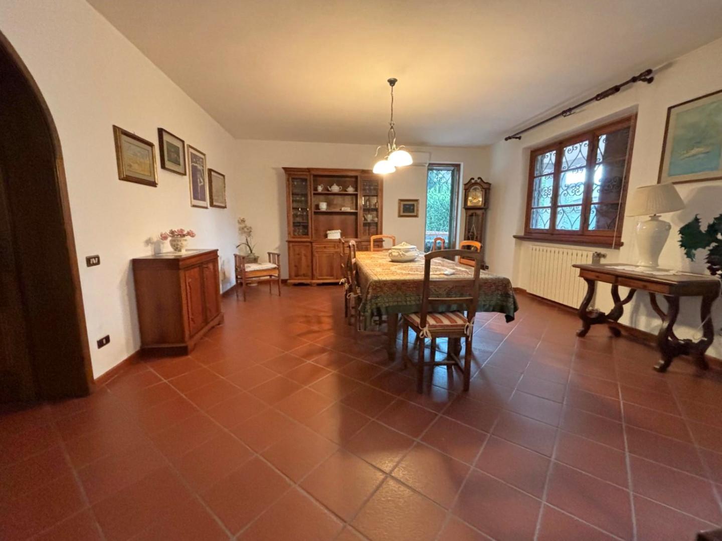 Villa con giardino a Camaiore