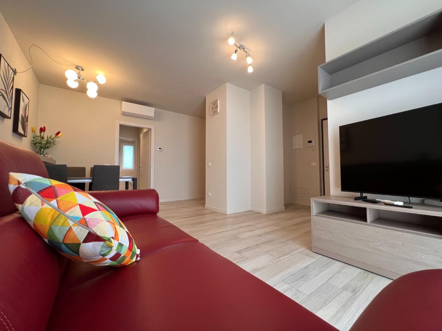 Trilocale arredato in affitto, Lucca arancio