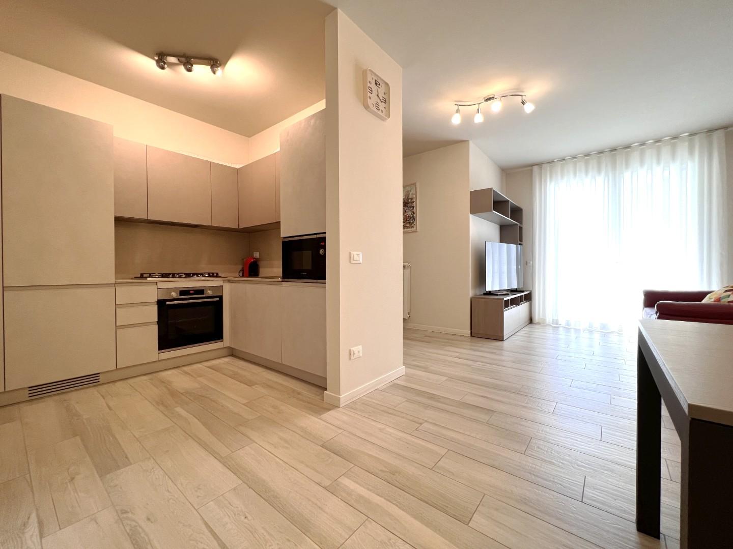 Trilocale arredato in affitto, Lucca arancio