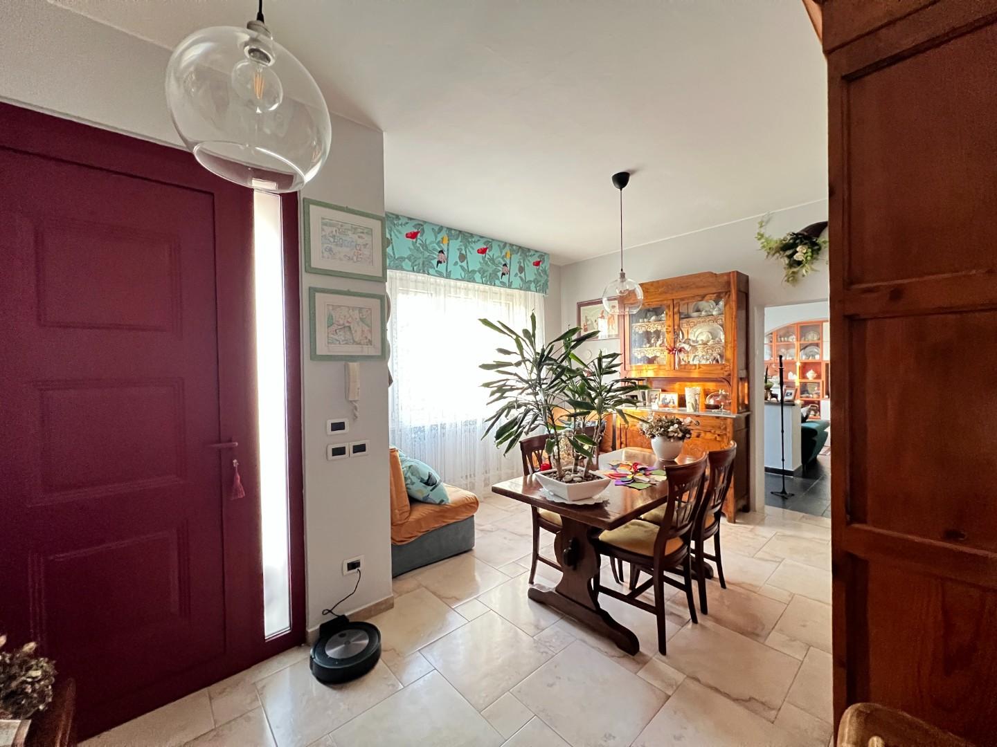 Villa Bifamiliare con giardino a Capannori