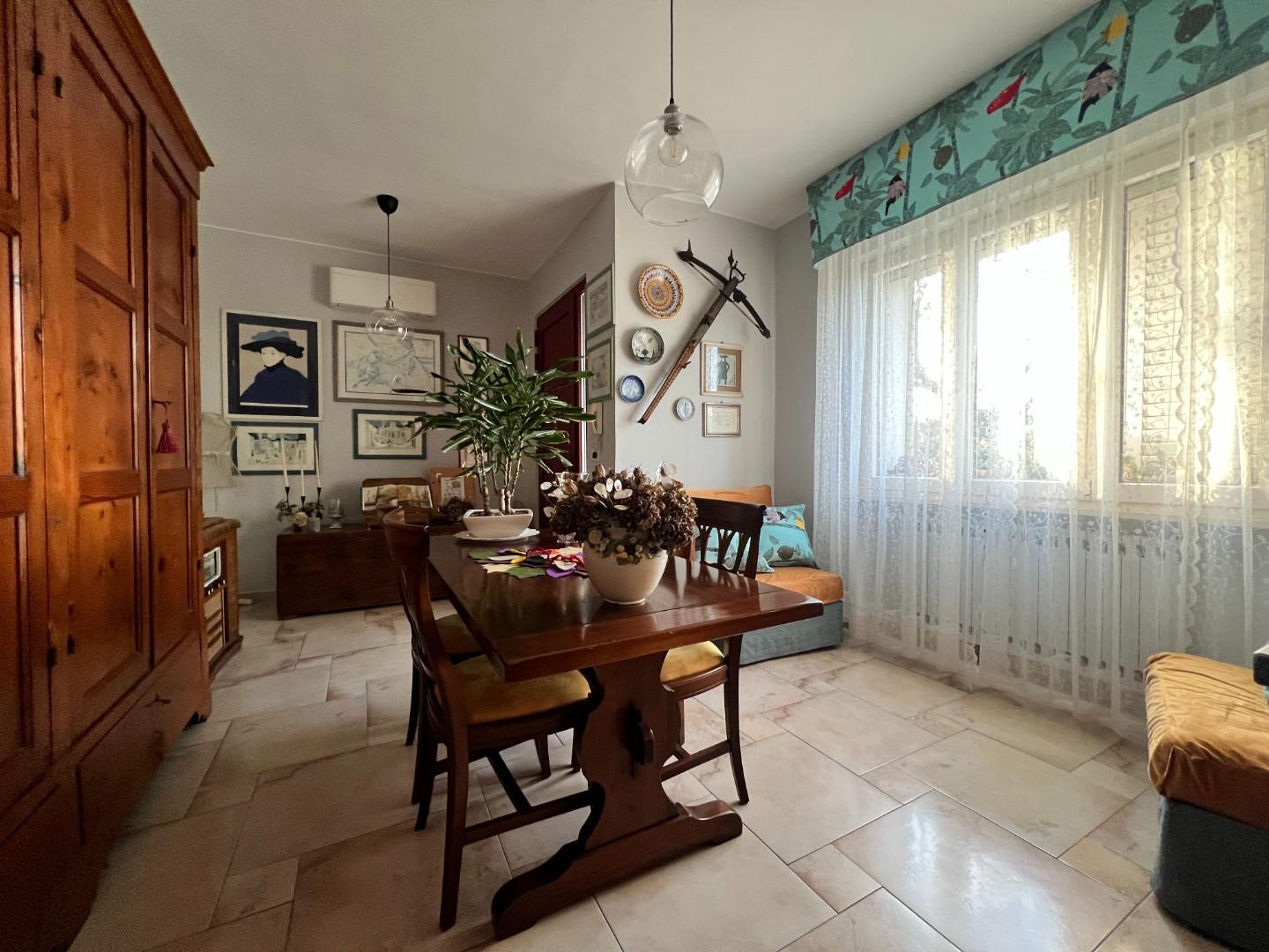 Villa Bifamiliare con giardino a Capannori