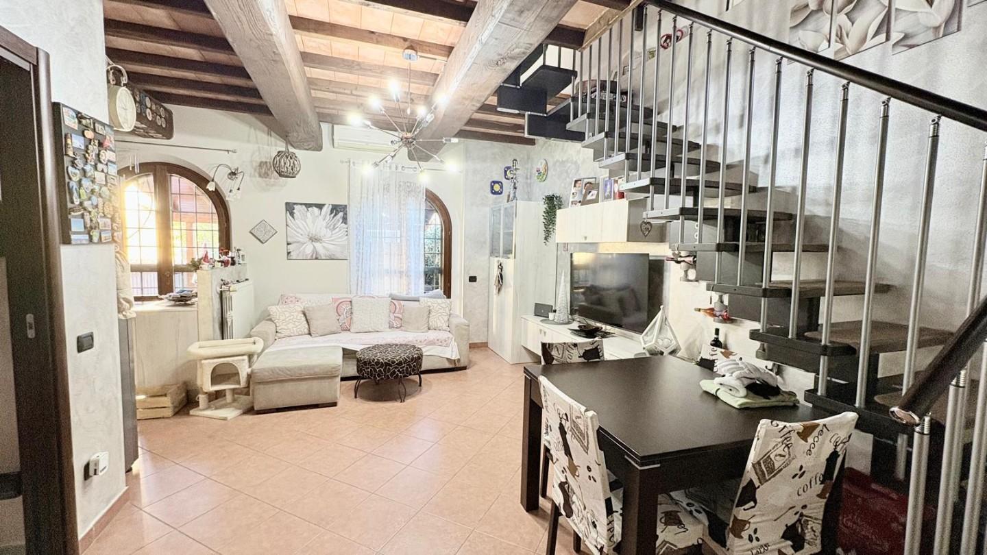 Villa con giardino, Capannori zone