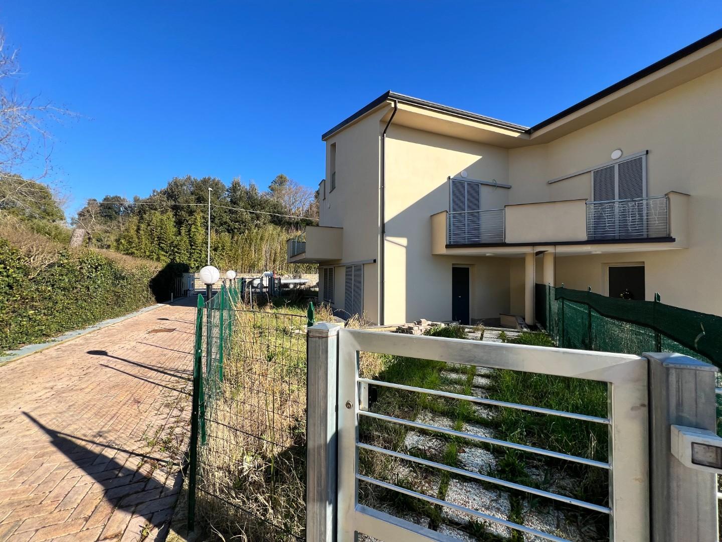 Villa Bifamiliare con giardino, Lucca sant'alessio