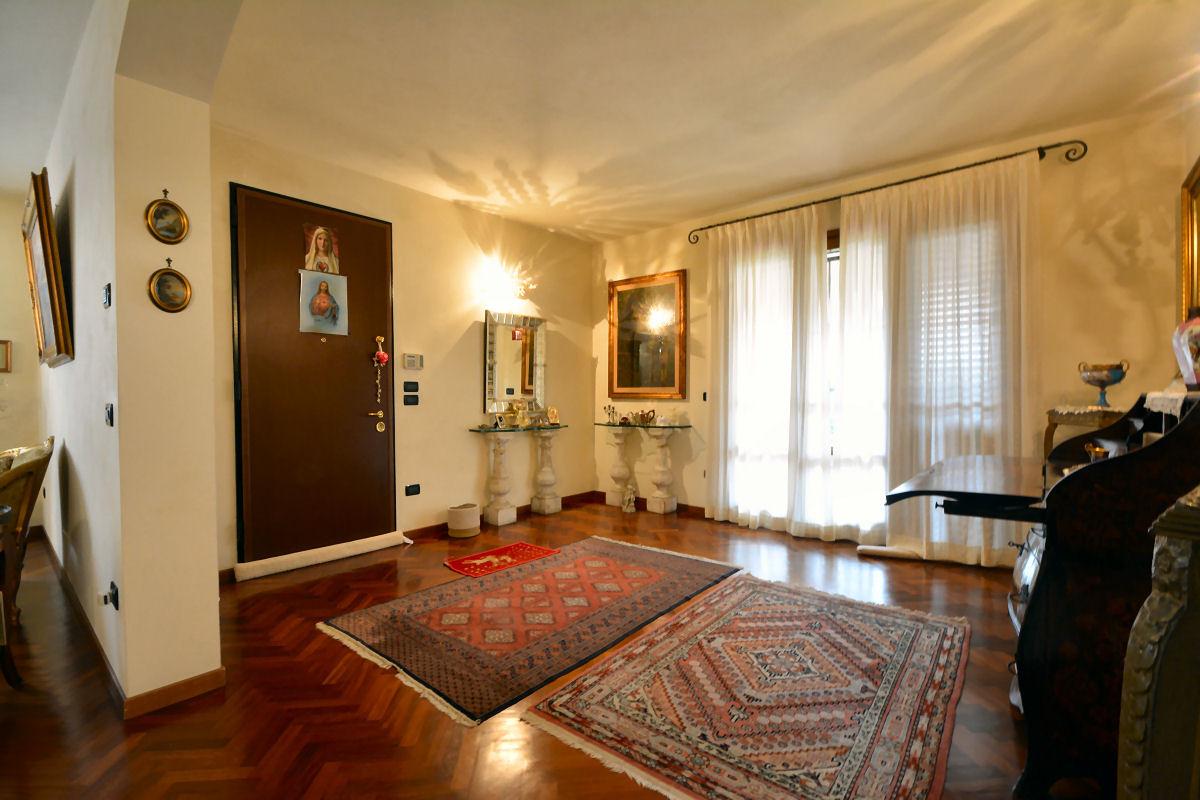 Villa con giardino, Lucca san pietro a vico