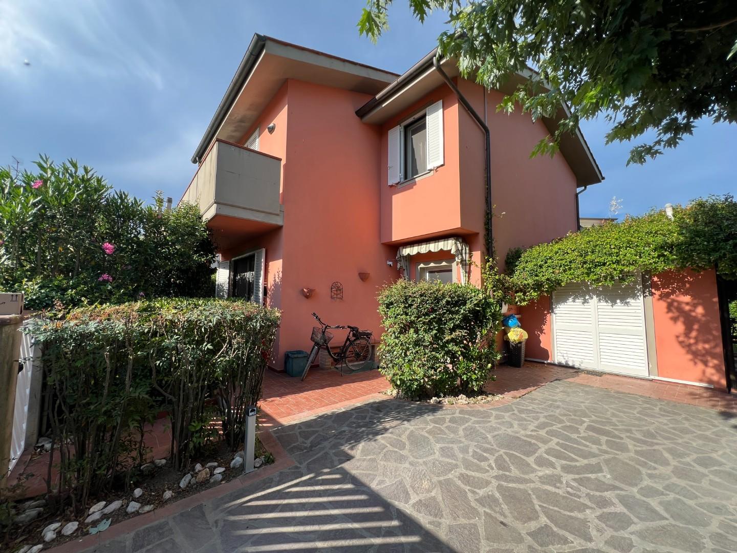Villa con giardino, Lucca tempagnano di lunata