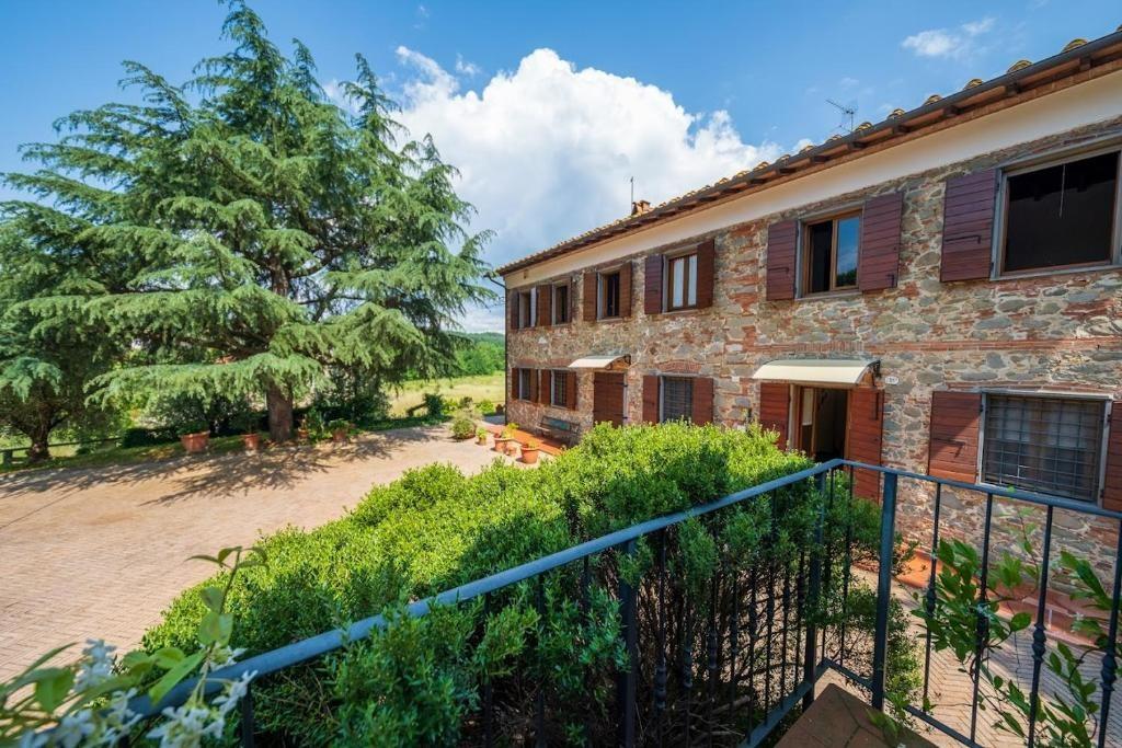 Rustico con giardino a Porcari
