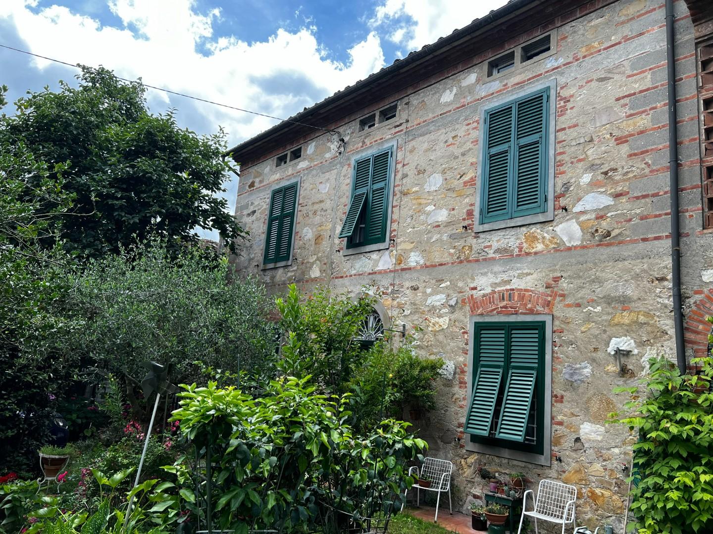 Casa indipendente con giardino, Capannori carraia