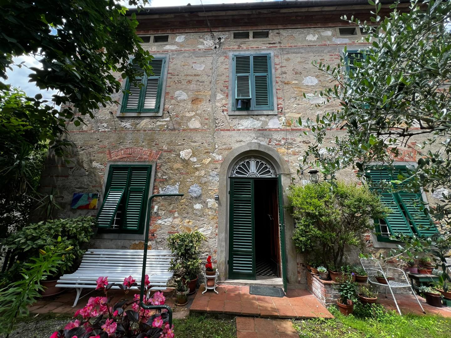Casa indipendente con giardino, Capannori carraia
