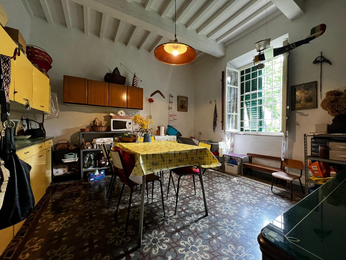 Casa indipendente con giardino, Capannori carraia