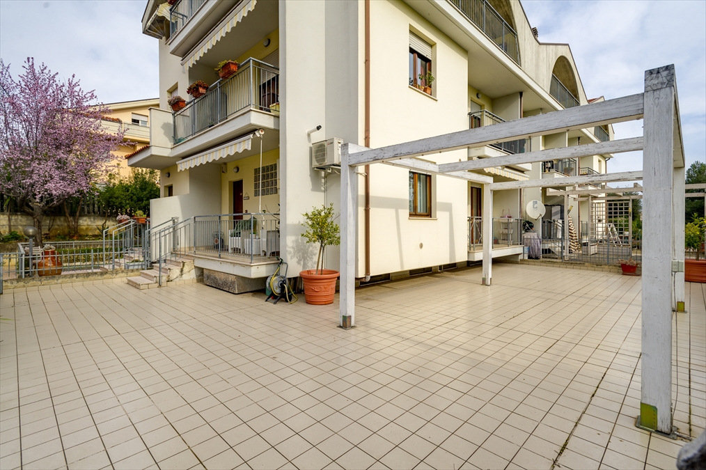 Appartamento con giardino in via dei ciclamini 1/a, Citt� Sant'Angelo