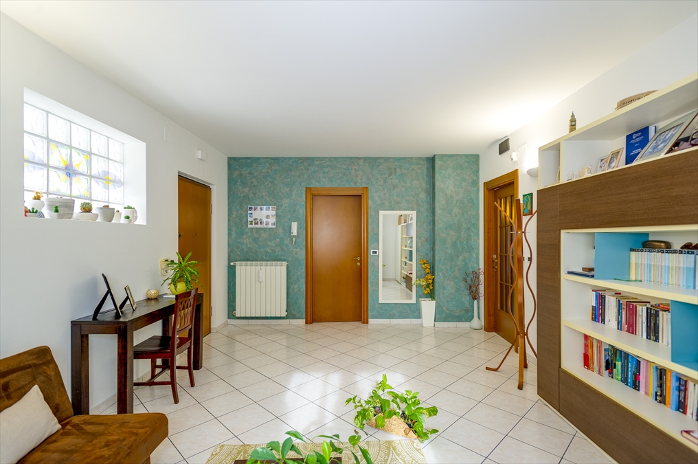 Appartamento con giardino in via dei ciclamini 1/a, Citt� Sant'Angelo