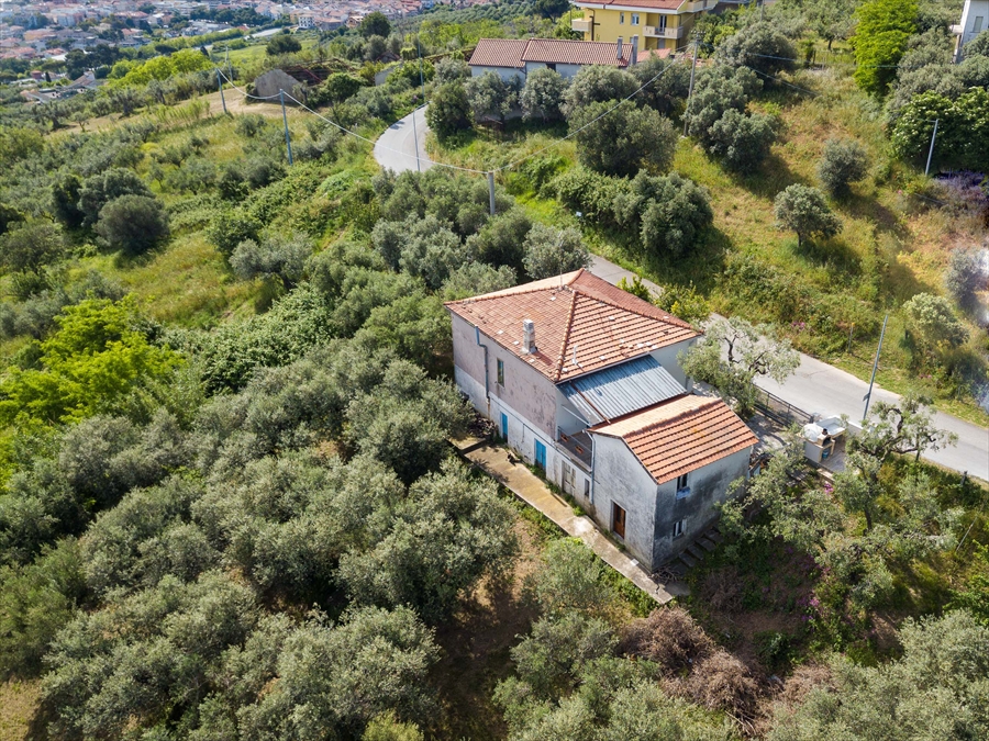 Casa indipendente con giardino in contrada stagliano n. 34, Silvi