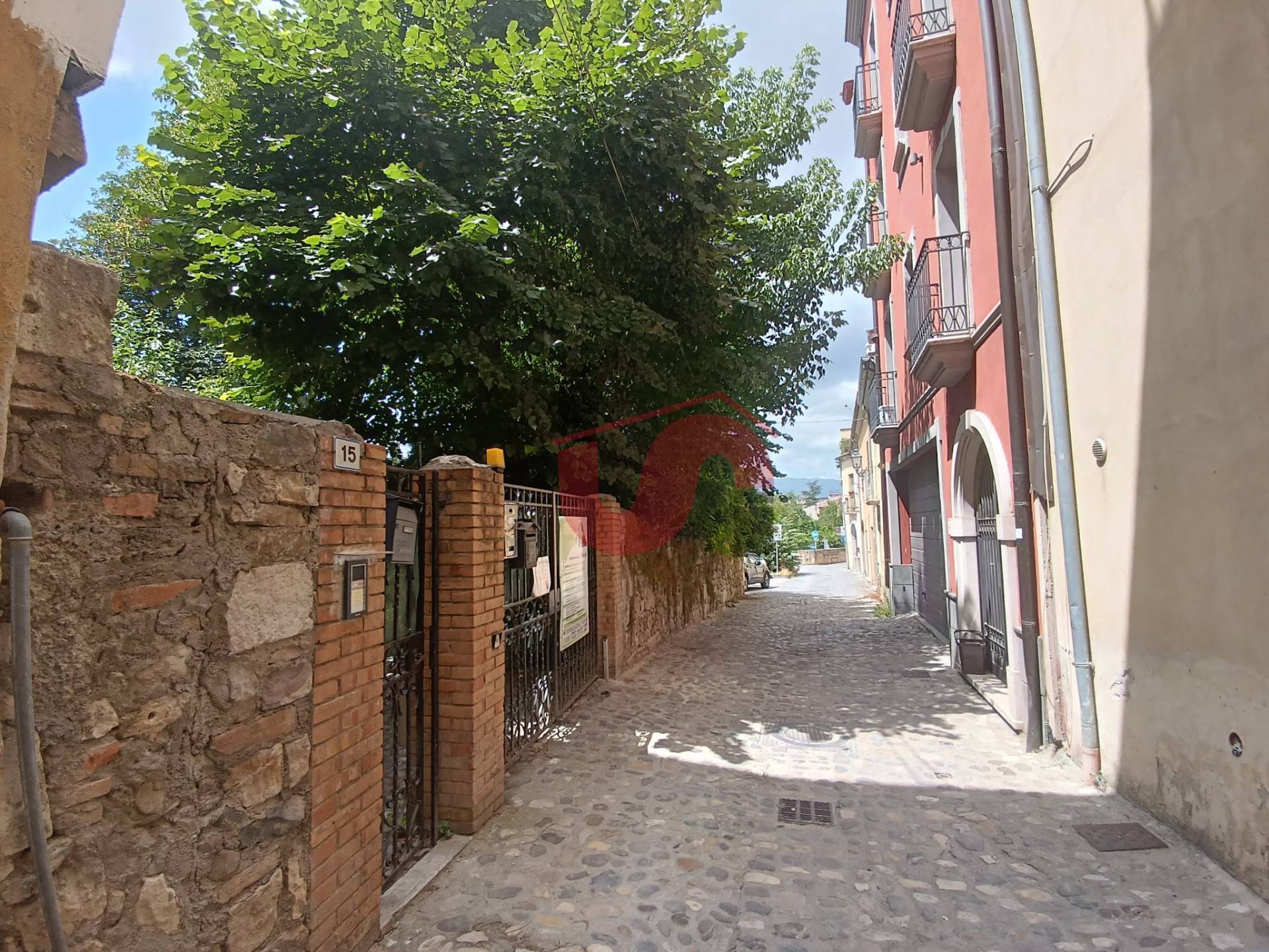 Casa indipendente con terrazzo, Benevento centro storico