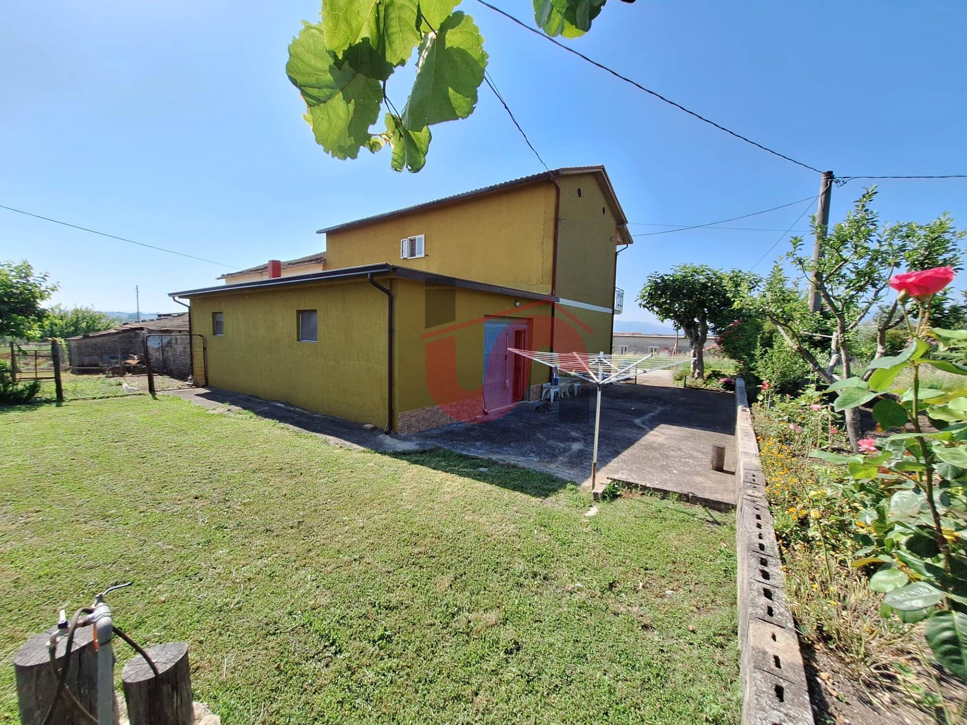 Casa indipendente con box doppio, Benevento contrade