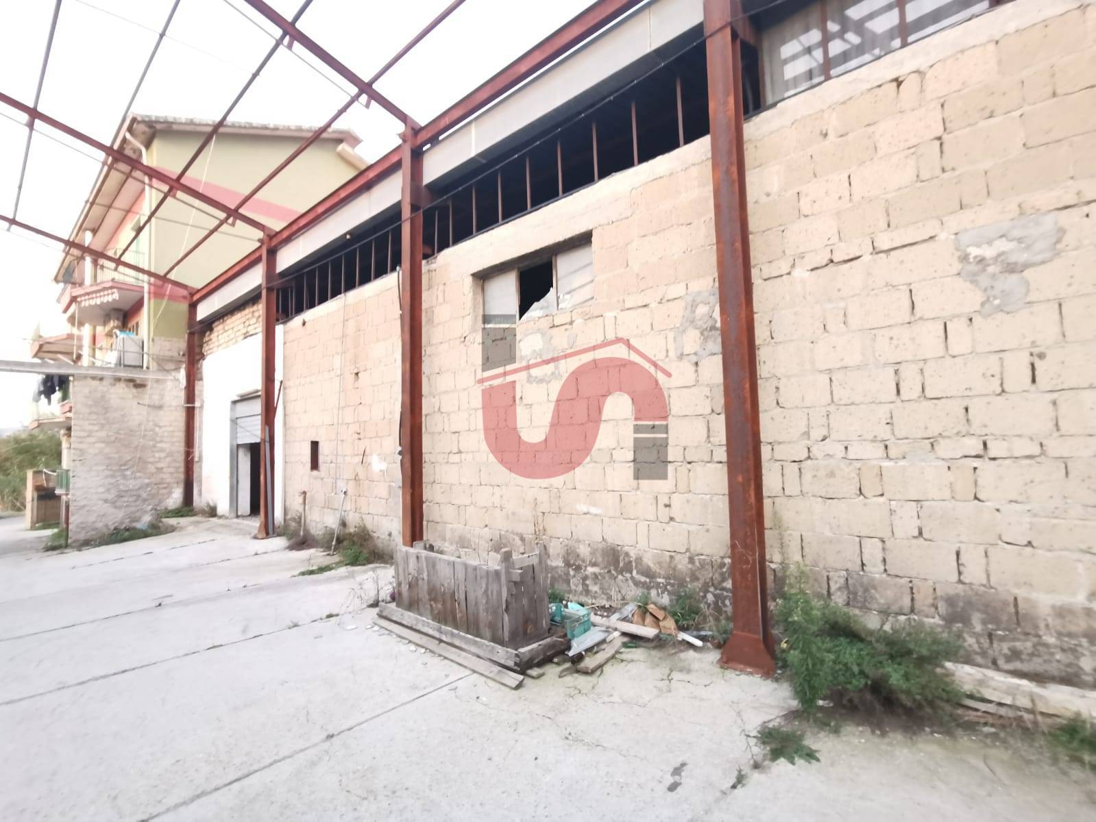 CAPANNONE INDUSTRIALE in vendita a Benevento, CONTRADE
